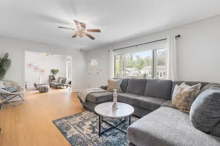Southern Charm Getaway- 3BR in Park Circle