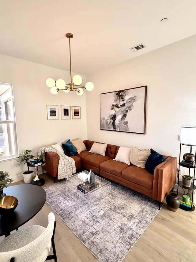 Chic Haven: Luxury Studio near Major Hospitals