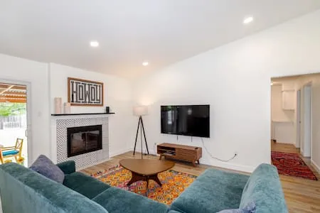 Stunning Home w/Pool, Hot Tub & Game Room