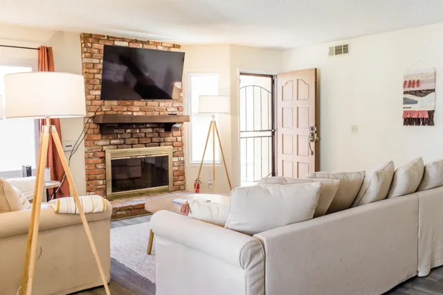 3 BD / Family Friendly / Great Location