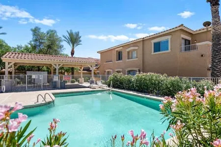 Fully Renovated Scottsdale stay!