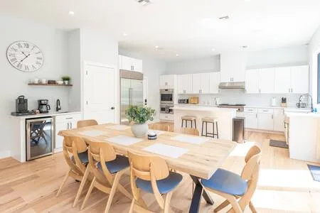 Executive 4 Bed 4 Bath, Office, EV Charger, Fenced
