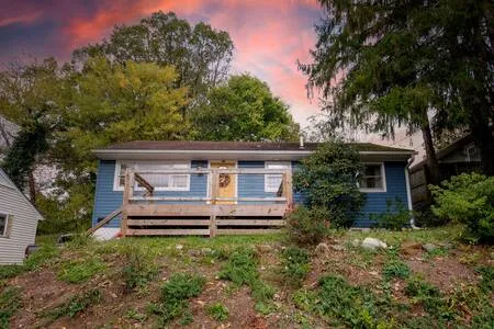 Bluebird Bungalow - Cozy South Slope Home