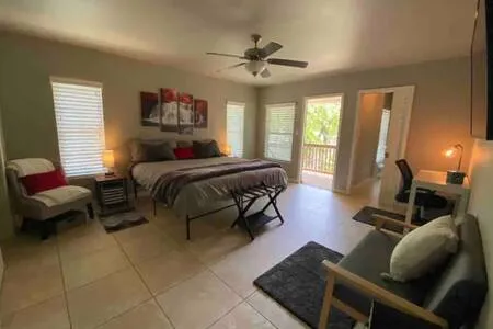 Collin's Boutique Suites 2B