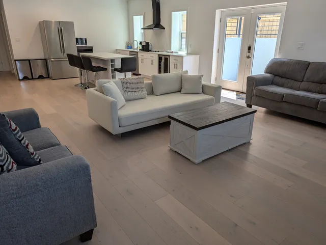 Spacious NW DC Apt | 3BR, Fenced Yard