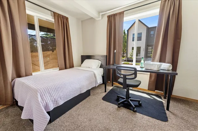 Garnet Rm-Sunny room, amenities of home, transit