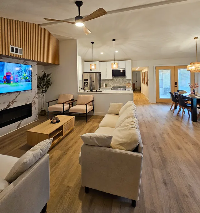Cozy Modern Organic Townhome in The Colony TX