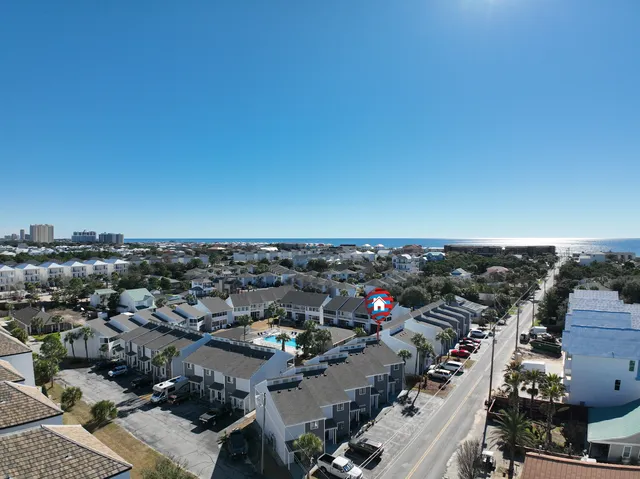 Latitude Adjustment - Relaxing 2BR Townhome