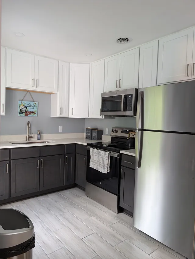 Beach Bungalow 3 BR, 1 Bath